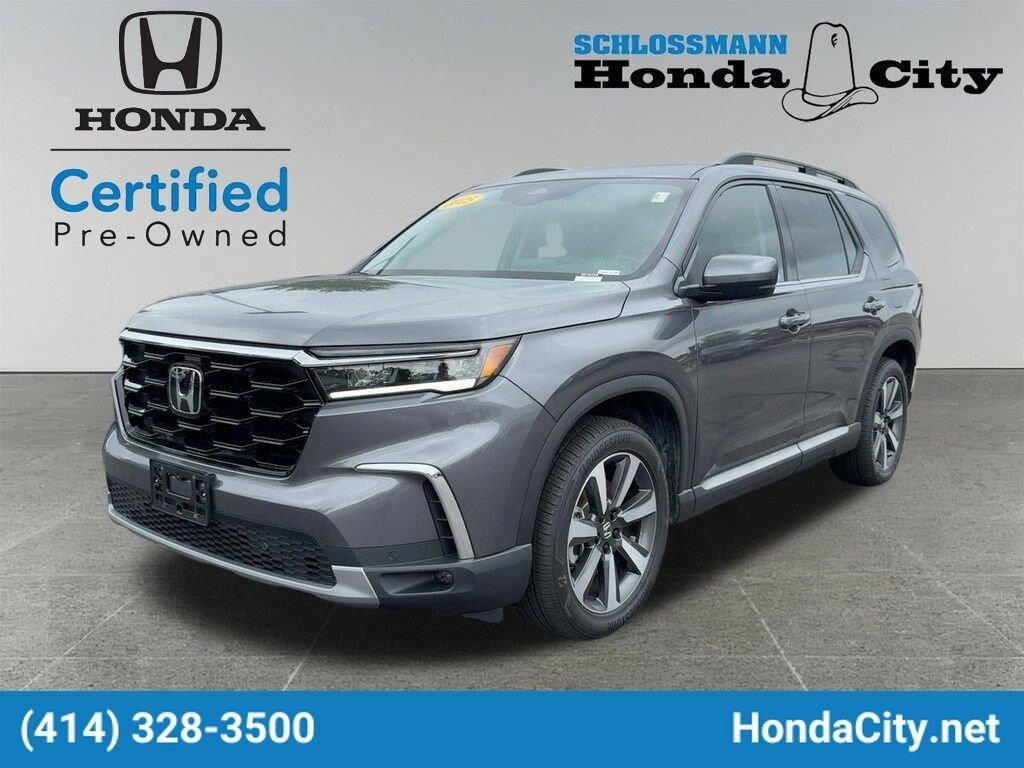 2025 Honda Pilot Touring — photo 1 of 26