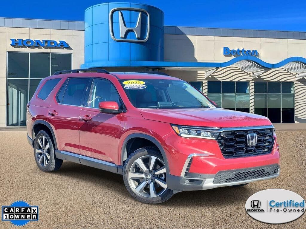 2023 Honda Pilot Touring — photo 1 of 1
