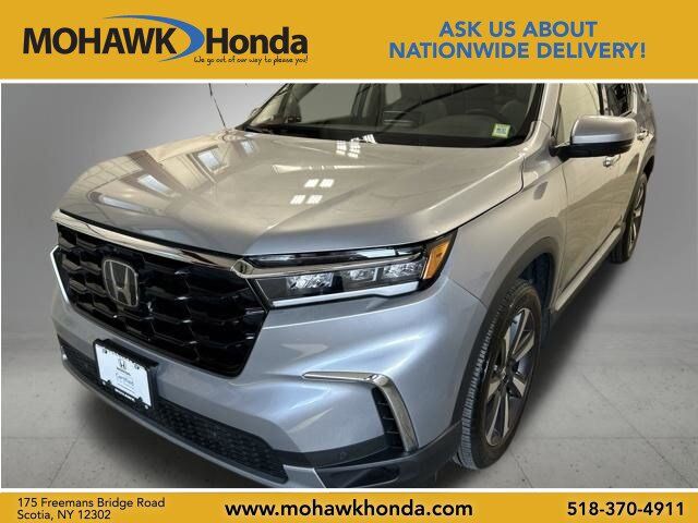 2023 Honda Pilot AWD TRG — photo 1 of 7