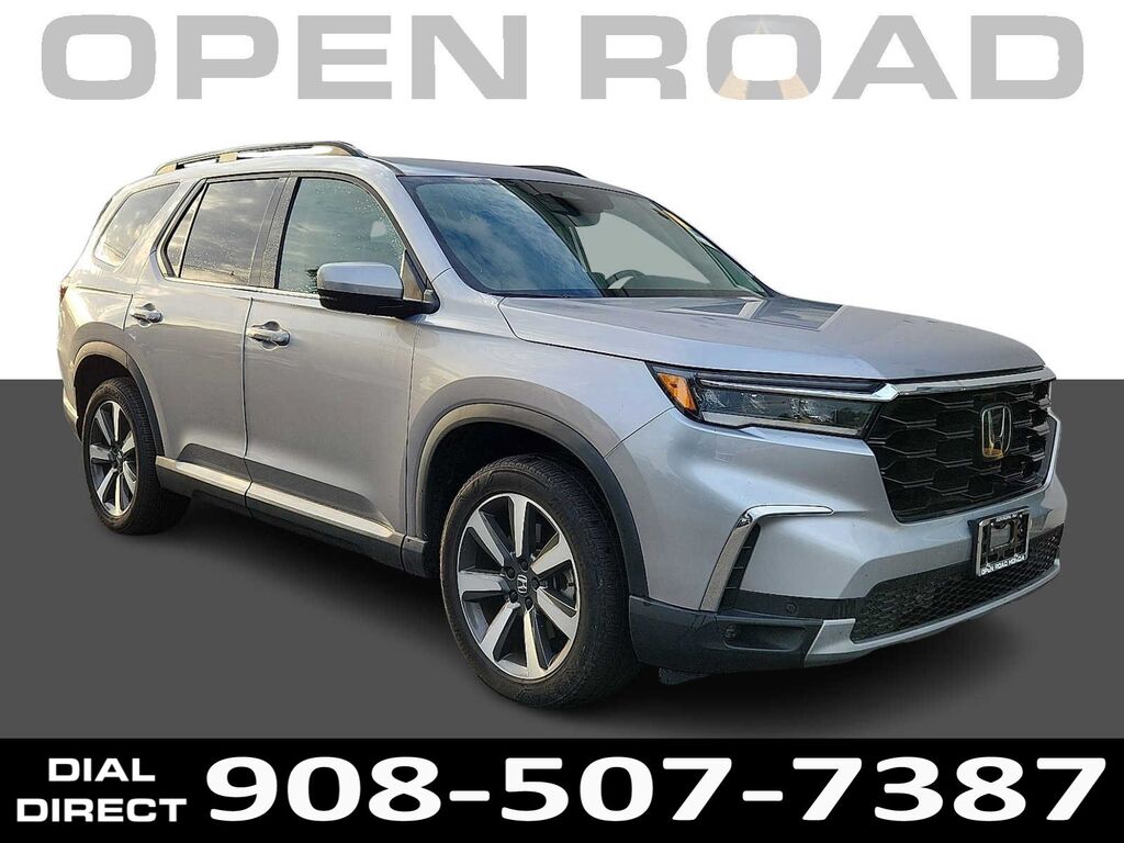 2023 Honda Pilot AWD TRG — photo 1 of 4