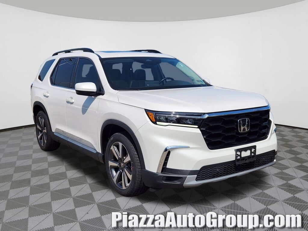 2024 Honda Pilot Touring — photo 1 of 26