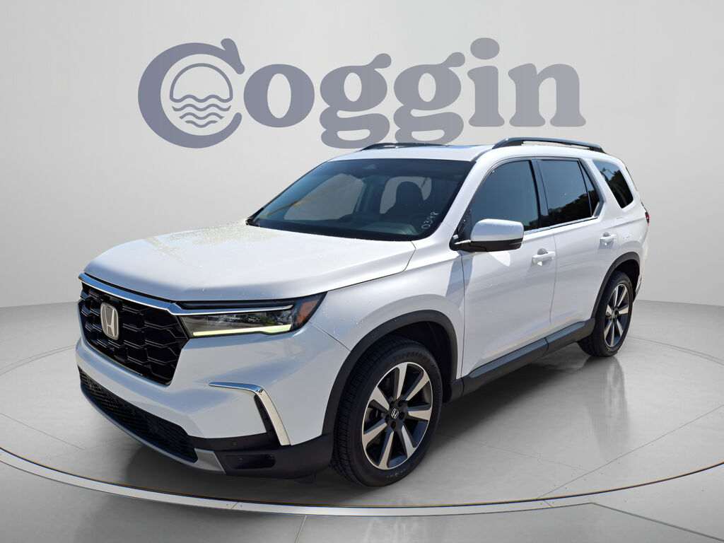 2025 Honda Pilot AWD TRG — photo 1 of 7
