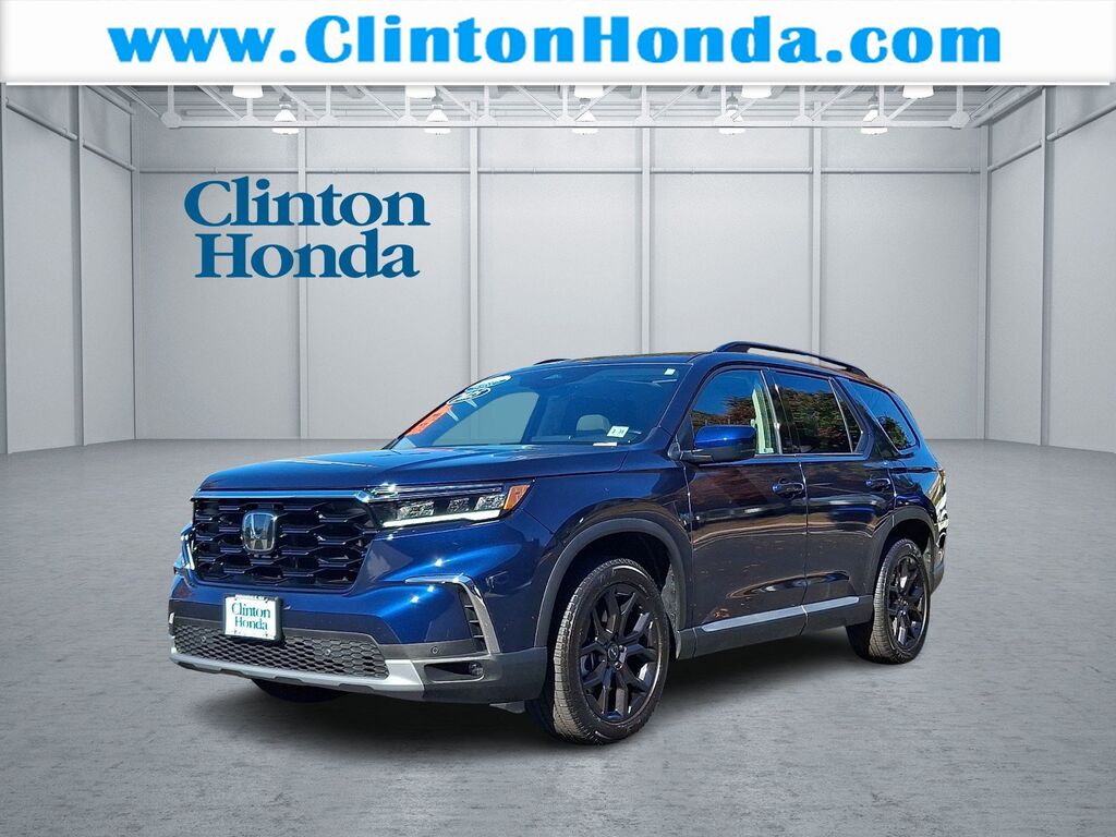 2025 Honda Pilot AWD Touring w/HPD Wheels — photo 1 of 7