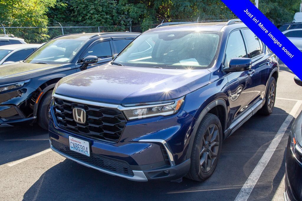2024 Honda Pilot AWD TRG — photo 1 of 4