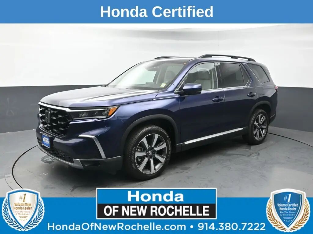 2024 Honda Pilot Touring — photo 1 of 11
