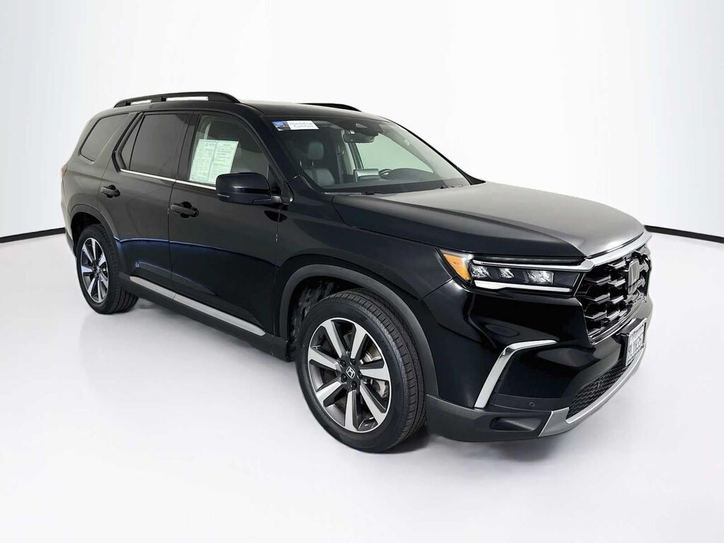 2024 Honda Pilot Touring — photo 1 of 1
