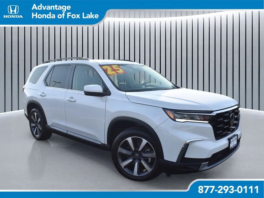 2025 Honda Pilot Touring — photo 1 of 14
