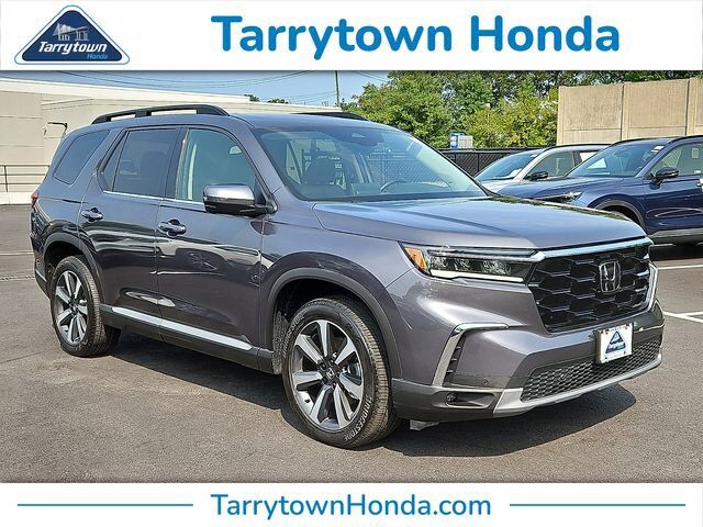 2023 Honda Pilot AWD TRG — photo 1 of 7