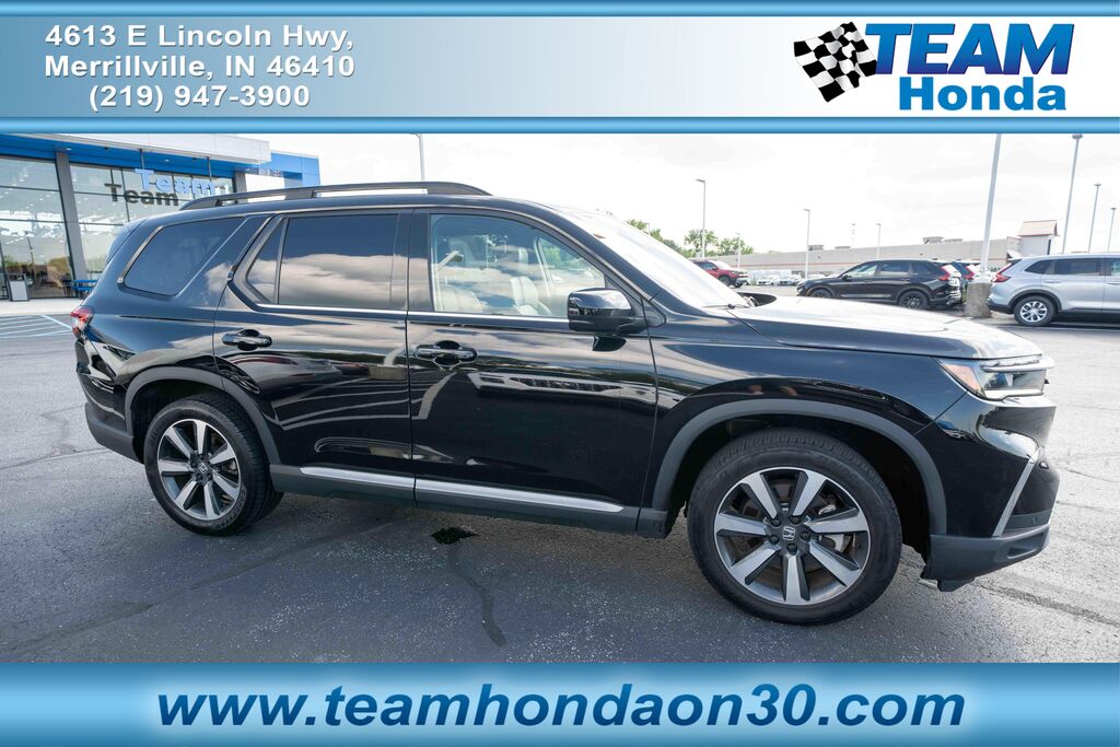 2025 Honda Pilot AWD TRG — photo 1 of 7