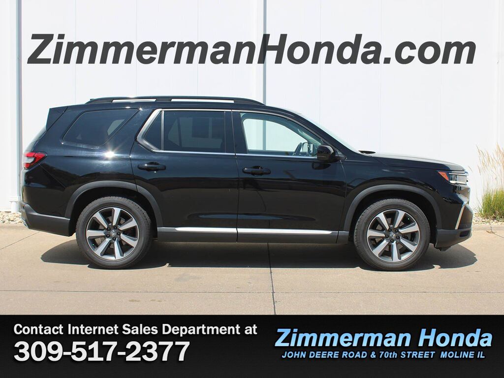 2025 Honda Pilot AWD TRG — photo 1 of 7