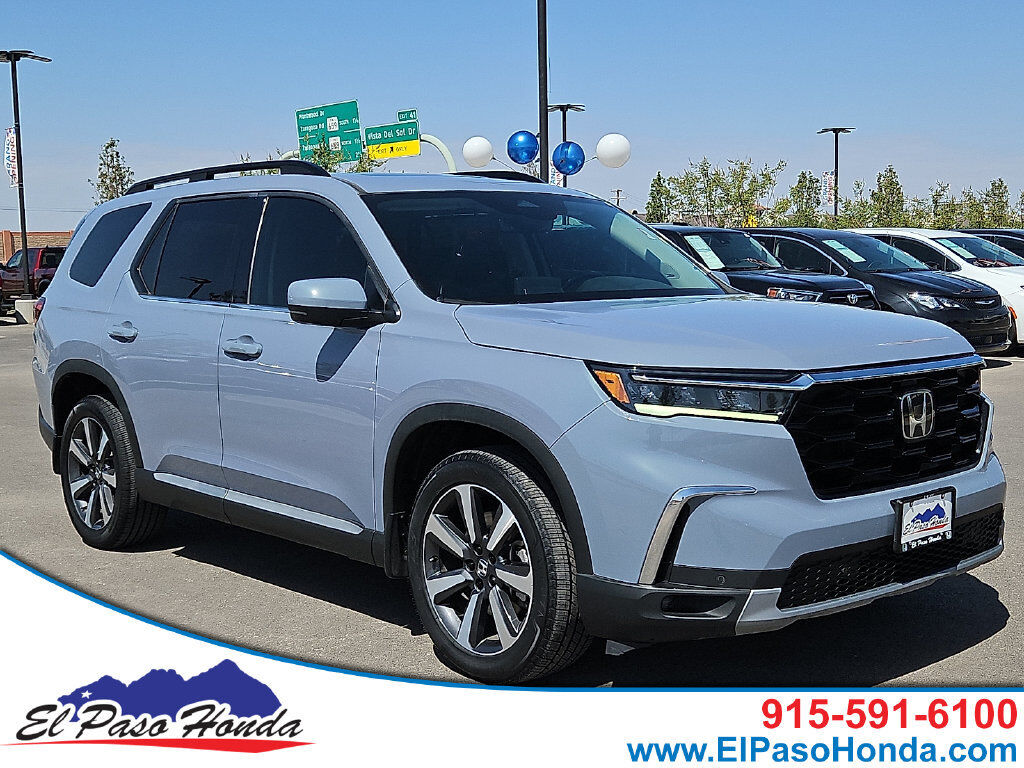 2023 Honda Pilot AWD TRG — photo 1 of 7