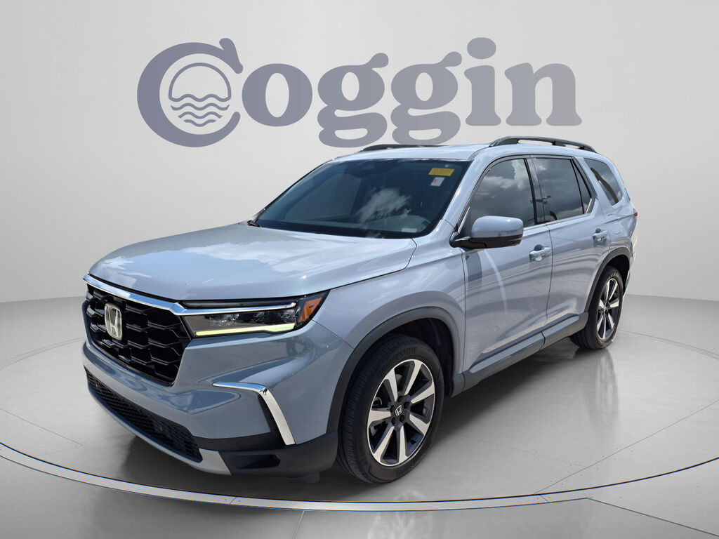 2023 Honda Pilot AWD TRG — photo 1 of 7