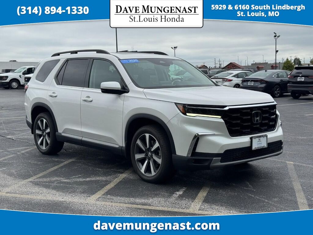 2025 Honda Pilot AWD TRG — photo 1 of 7