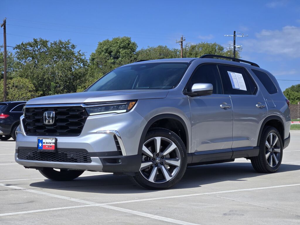 2025 Honda Pilot AWD TRG — photo 1 of 7