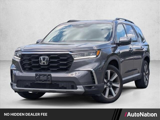 2023 Honda Pilot AWD TRG — photo 1 of 7