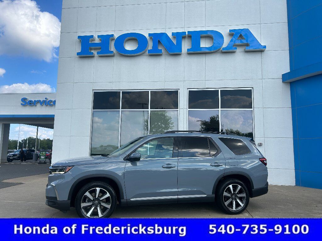2024 Honda Pilot AWD TRG — photo 1 of 7