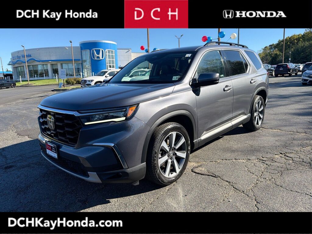 2025 Honda Pilot AWD TRG — photo 1 of 7