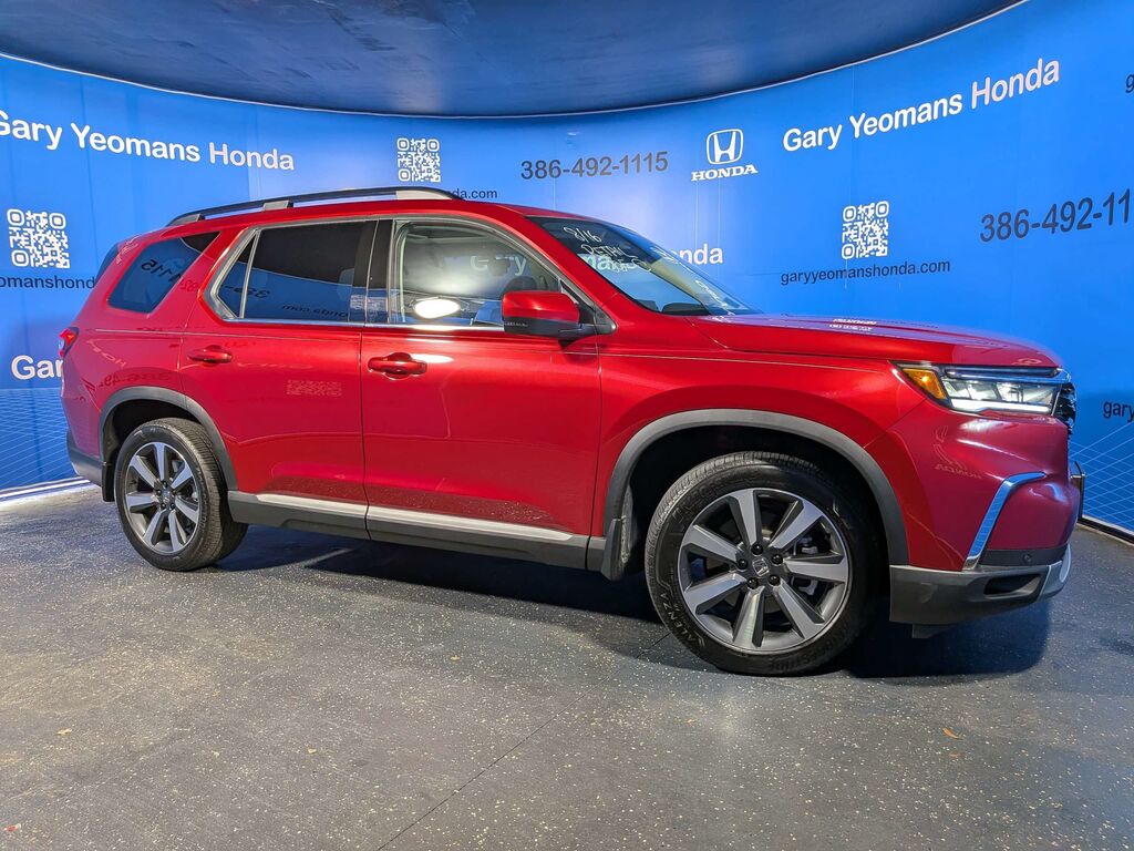 2025 Honda Pilot AWD TRG — photo 1 of 7