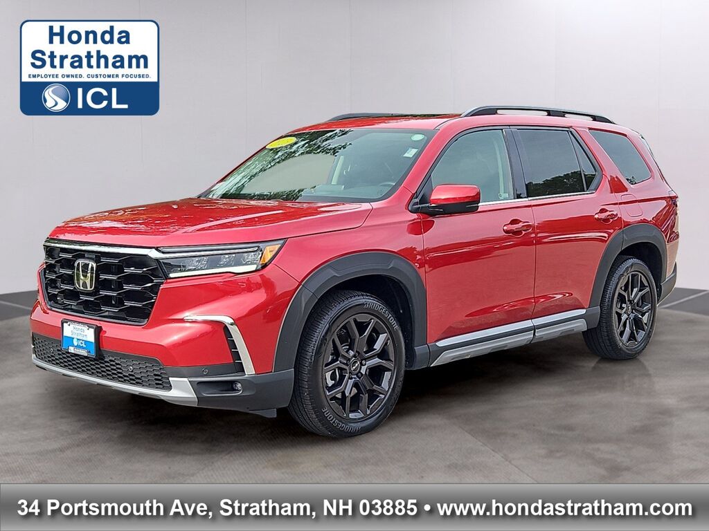 2025 Honda Pilot AWD Touring w/HPD Wheels — photo 1 of 7