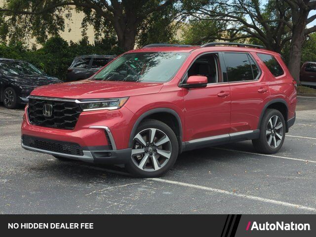 2023 Honda Pilot AWD TRG — photo 1 of 7
