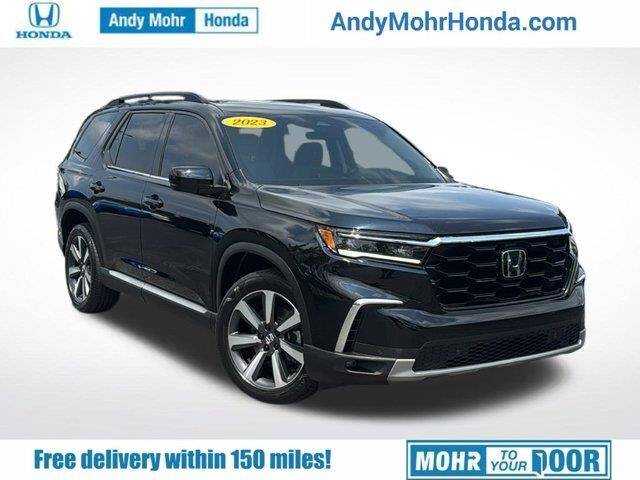 2023 Honda Pilot Touring — photo 1 of 13