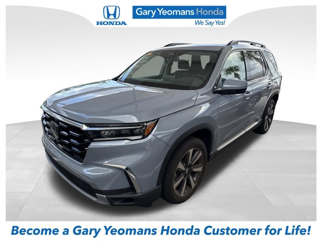 2025 Honda Pilot AWD TRG — photo 1 of 7