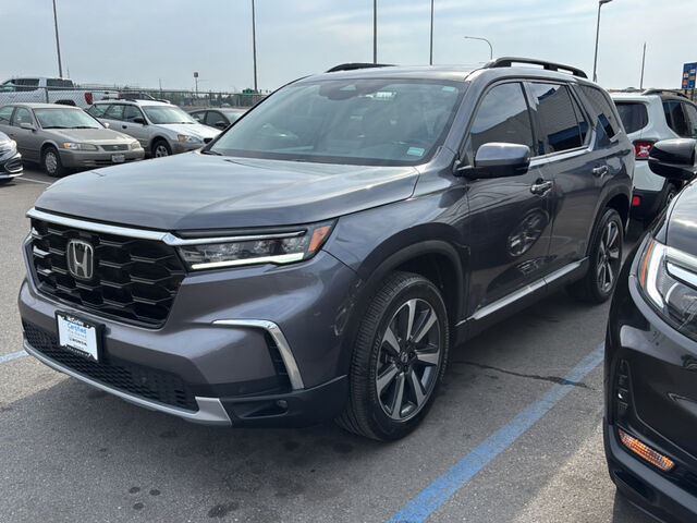 2025 Honda Pilot AWD TRG — photo 1 of 7