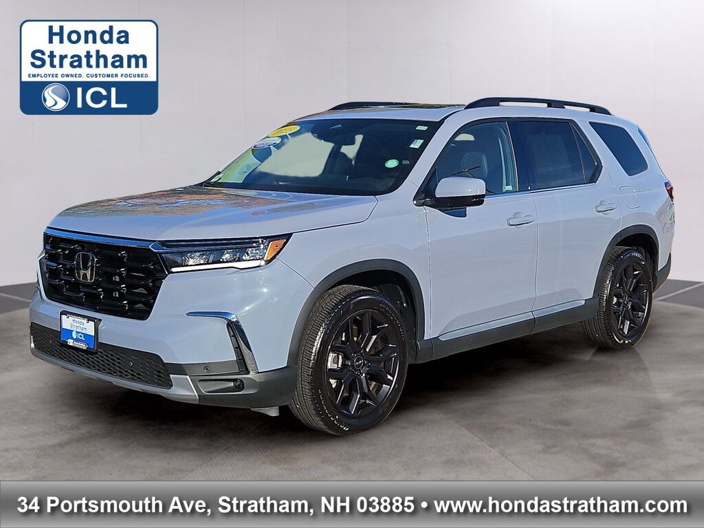 2025 Honda Pilot AWD Touring w/HPD Wheels — photo 1 of 7