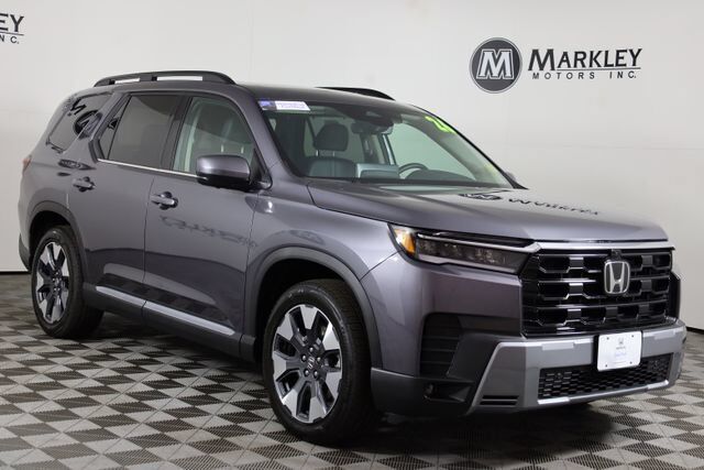 2026 Honda Pilot AWD Touring — photo 1 of 7