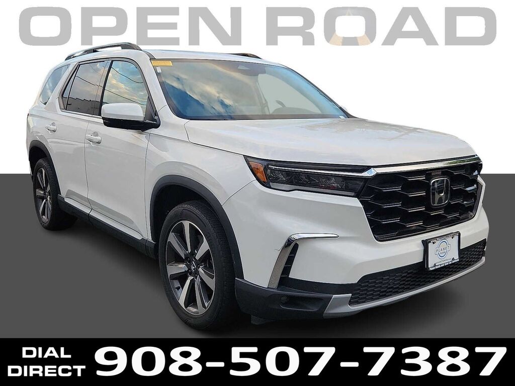 2023 Honda Pilot AWD TRG — photo 1 of 4