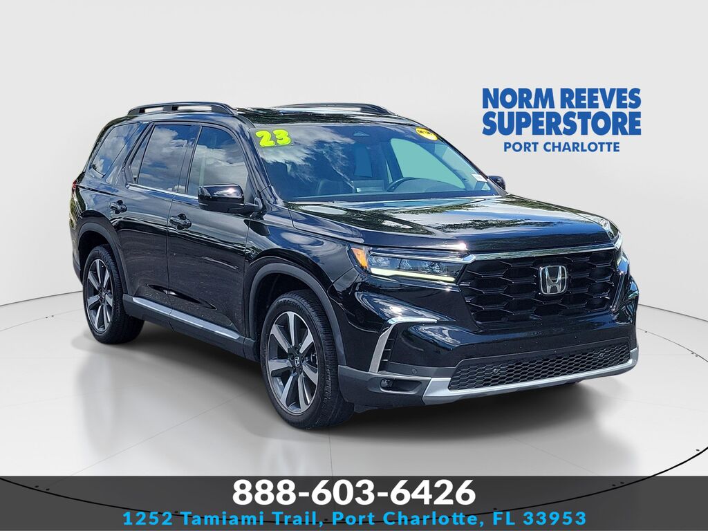 2023 Honda Pilot Touring — photo 1 of 7
