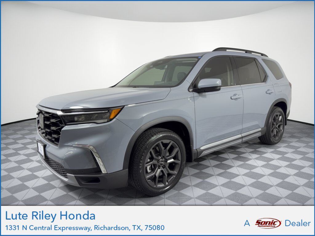 2024 Honda Pilot AWD TRG — photo 1 of 7