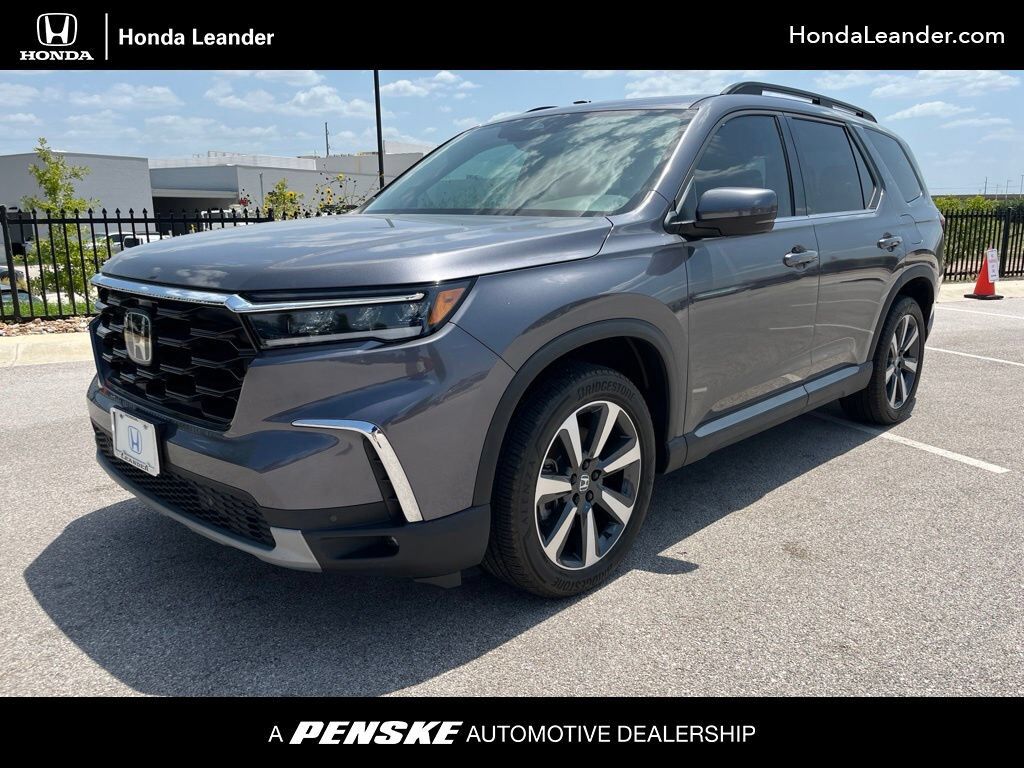 2025 Honda Pilot AWD TRG — photo 1 of 7