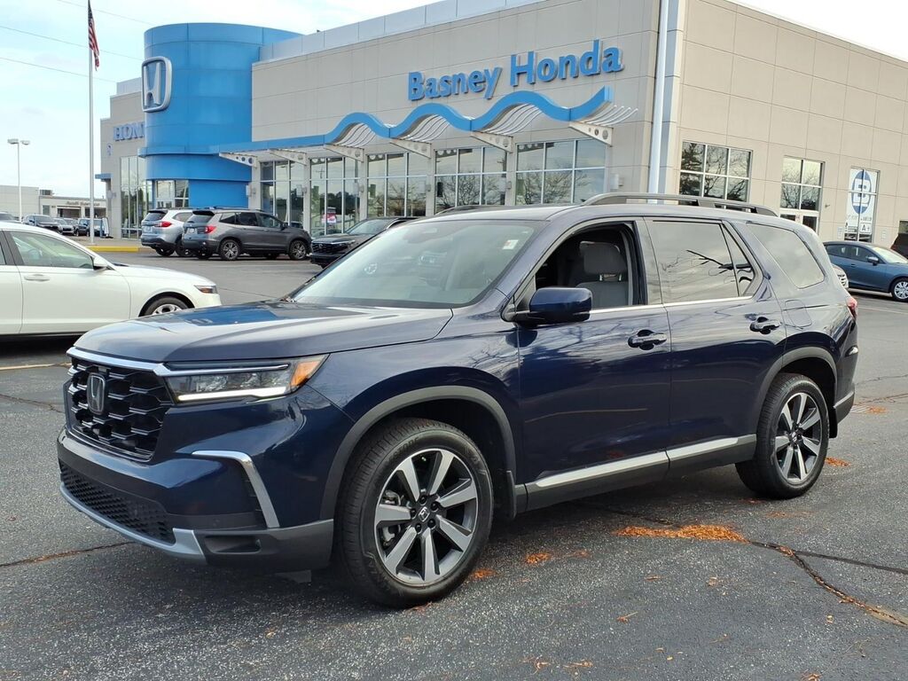 2025 Honda Pilot Touring+ — photo 1 of 13