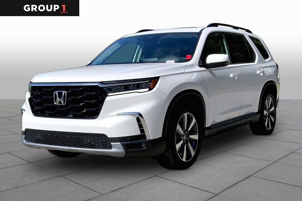 2025 Honda Pilot AWD TRG — photo 1 of 7