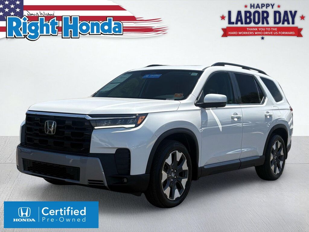 2026 Honda Pilot Touring — photo 1 of 11