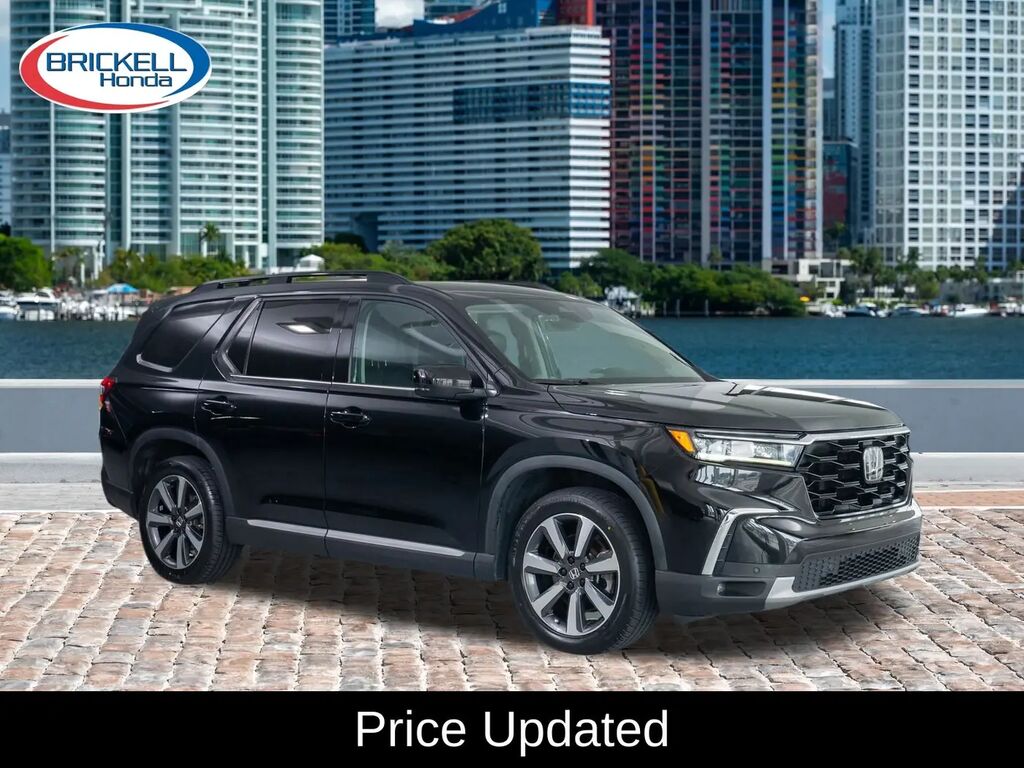 2023 Honda Pilot Touring — photo 1 of 12
