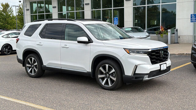 2025 Honda Pilot AWD TRG