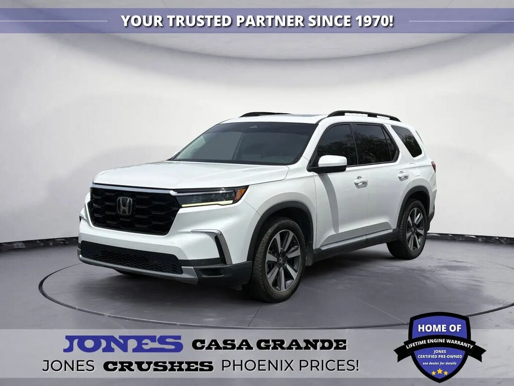 2023 Honda Pilot Touring — photo 1 of 13