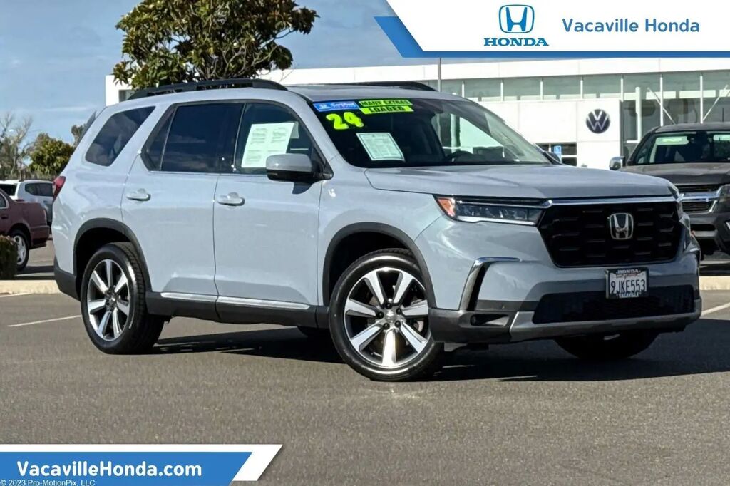 2024 Honda Pilot Touring — photo 1 of 13