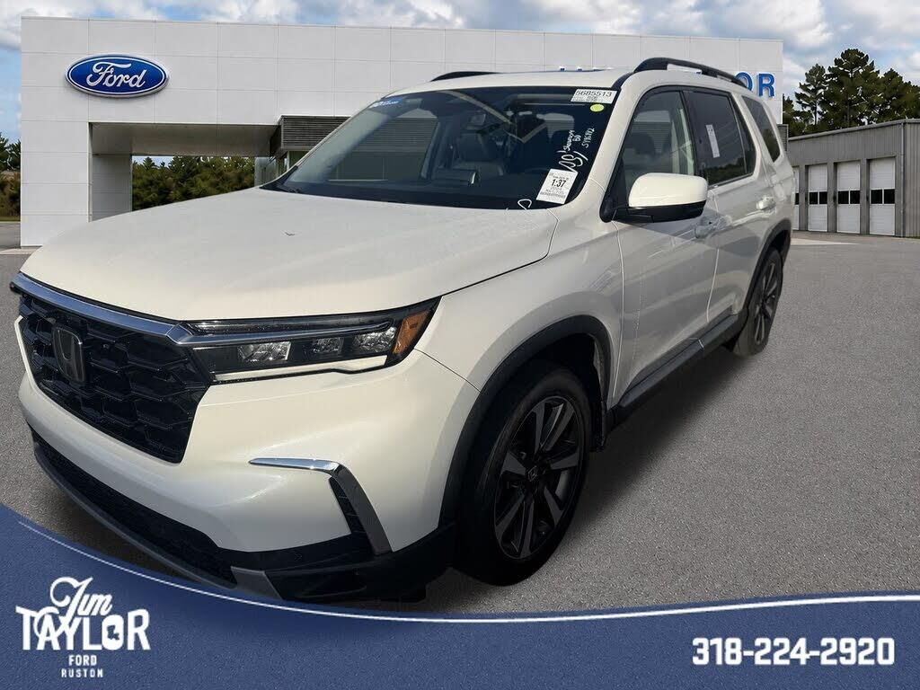 2024 Honda Pilot Touring — photo 1 of 1