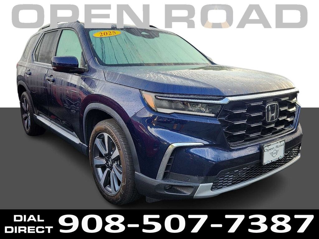 2025 Honda Pilot AWD TRG — photo 1 of 4