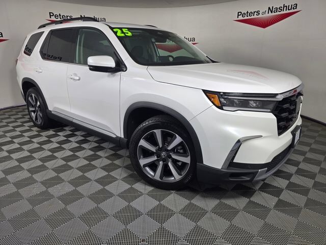 2025 Honda Pilot AWD TRG — photo 1 of 7