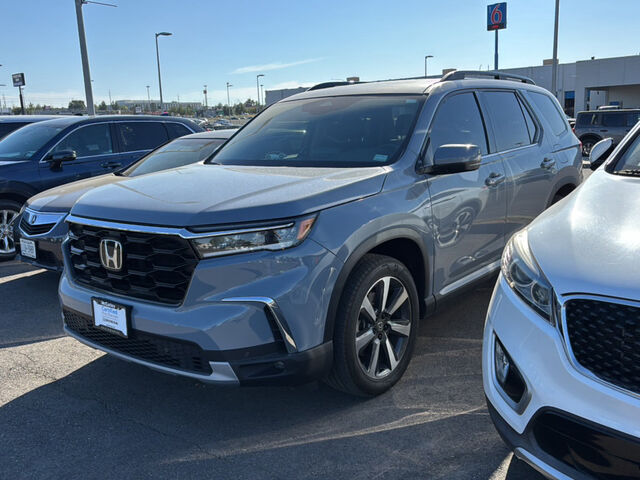 2025 Honda Pilot AWD TRG — photo 1 of 3