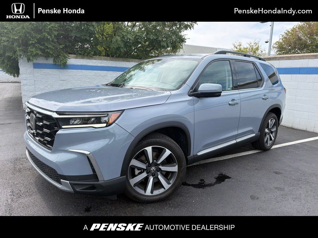 2025 Honda Pilot AWD TRG — photo 1 of 7