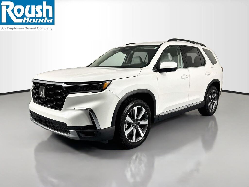 2023 Honda Pilot Touring — photo 1 of 13