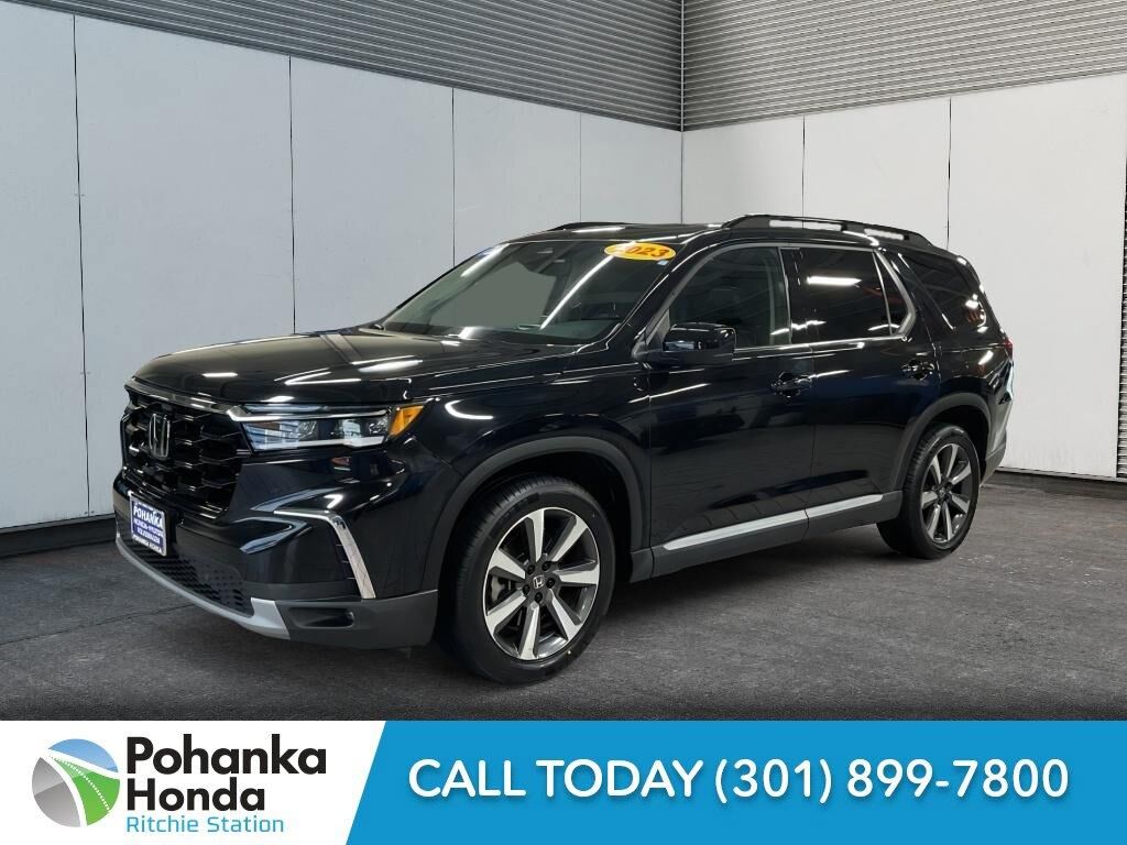 2023 Honda Pilot Touring — photo 1 of 13