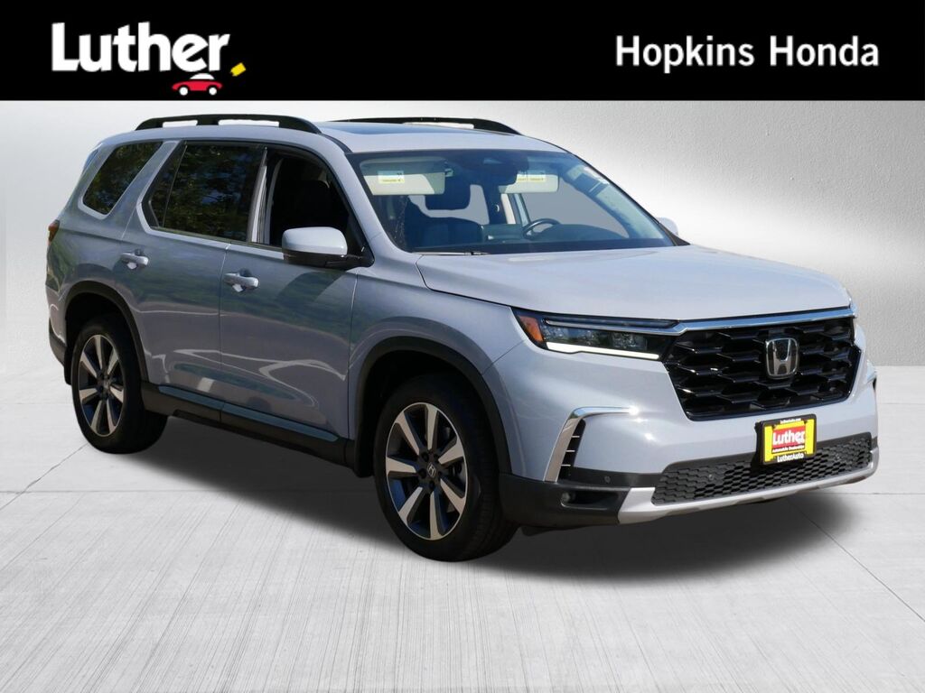 2024 Honda Pilot AWD TRG — photo 1 of 7