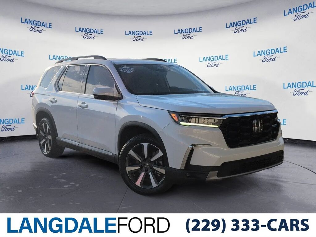 2024 Honda Pilot Touring — photo 1 of 13