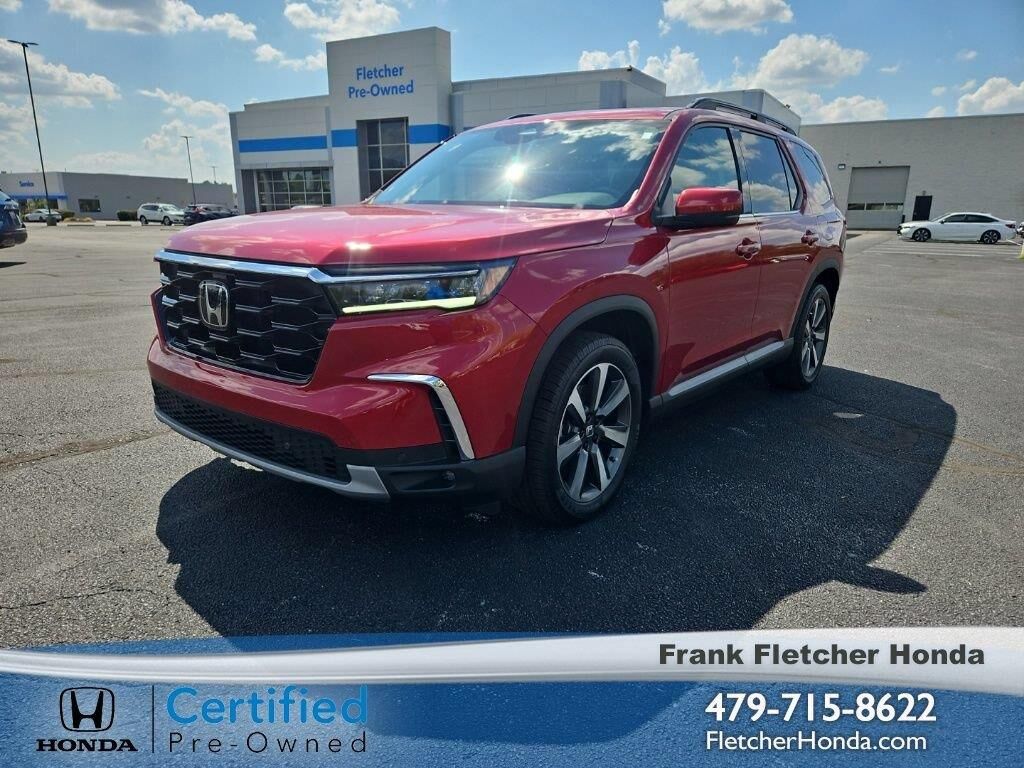 2024 Honda Pilot Touring — photo 1 of 8